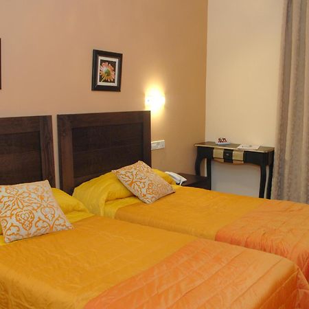 Hotel Hc Sigueenza Екстериор снимка