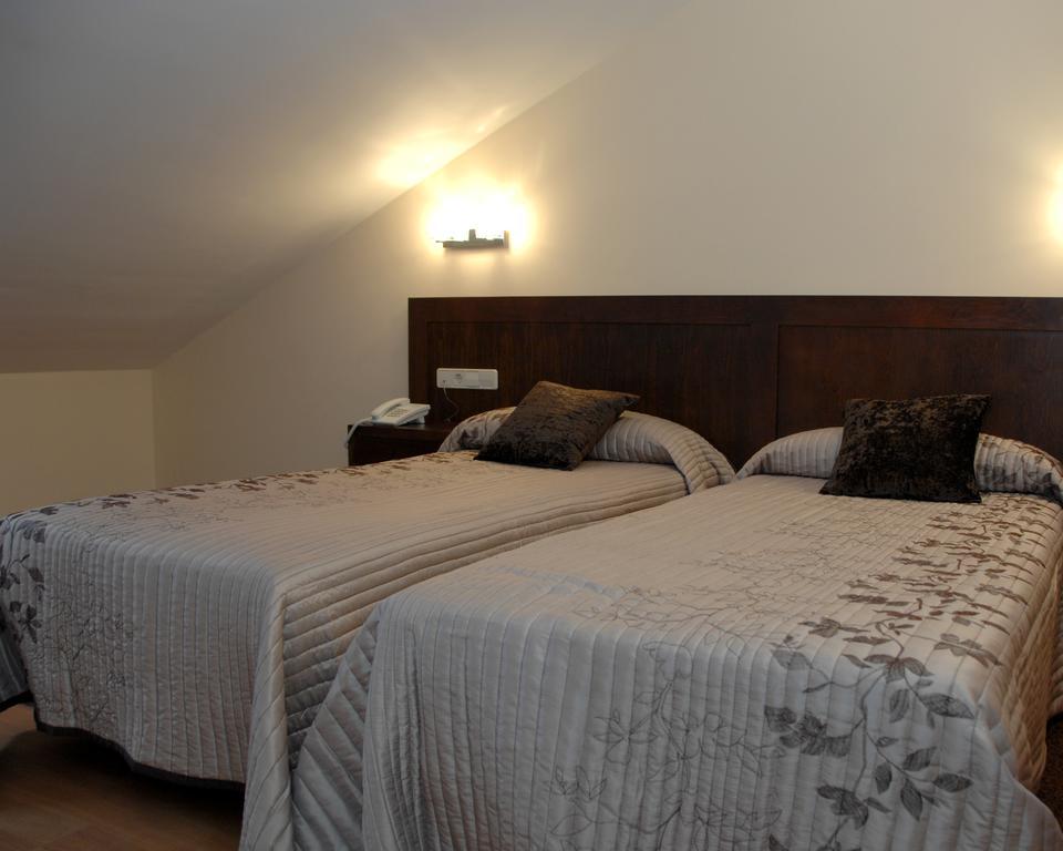 Hotel Hc Sigueenza Екстериор снимка