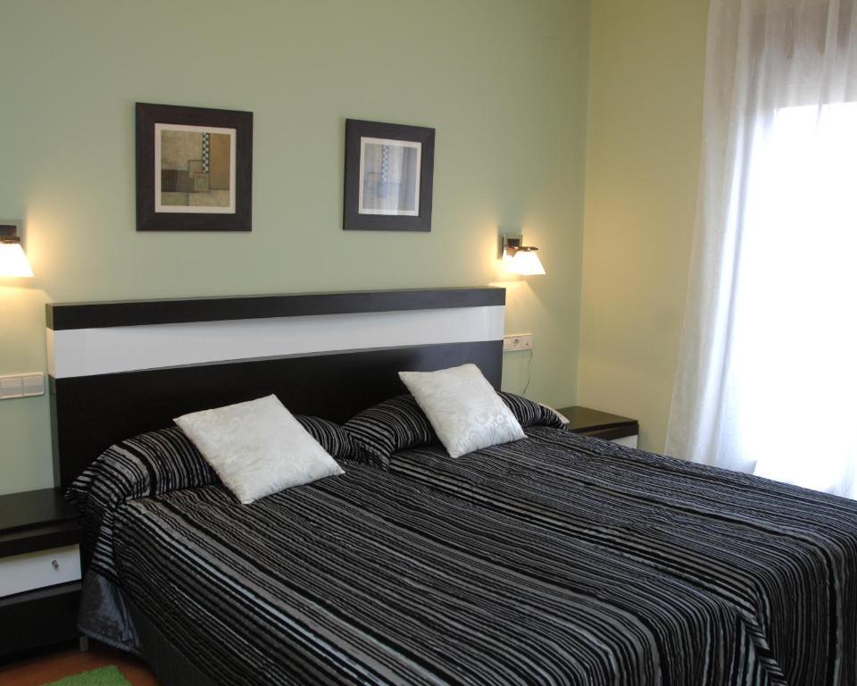 Hotel Hc Sigueenza Екстериор снимка