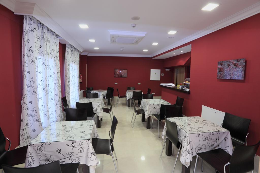Hotel Hc Sigueenza Екстериор снимка